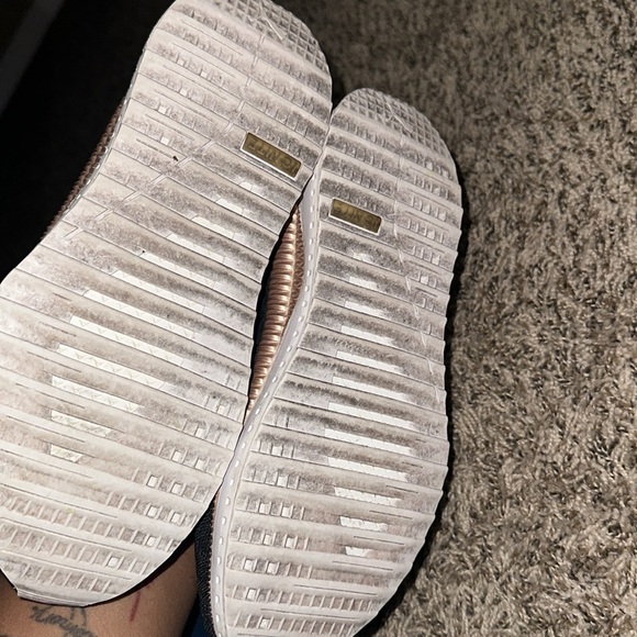 Gently used pumas (womens) - Picture 4 of 8